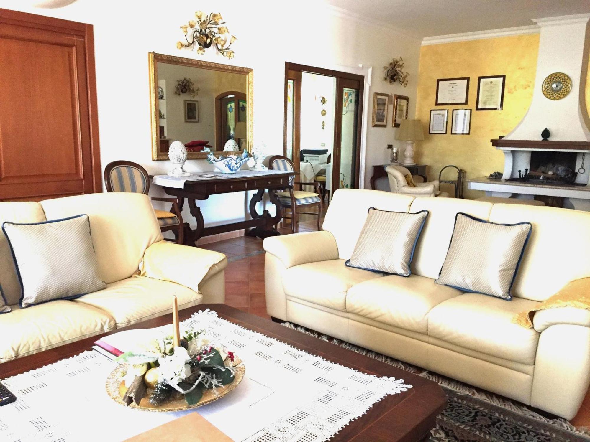 Villa Aurora Ле Кастела Екстериор снимка